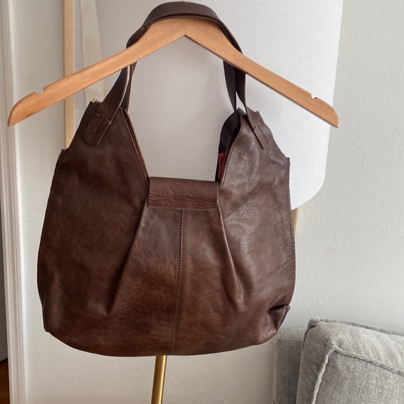 Vélez Brown Genuine Lather Boho Shoulder Bag - Picture 3 of 13